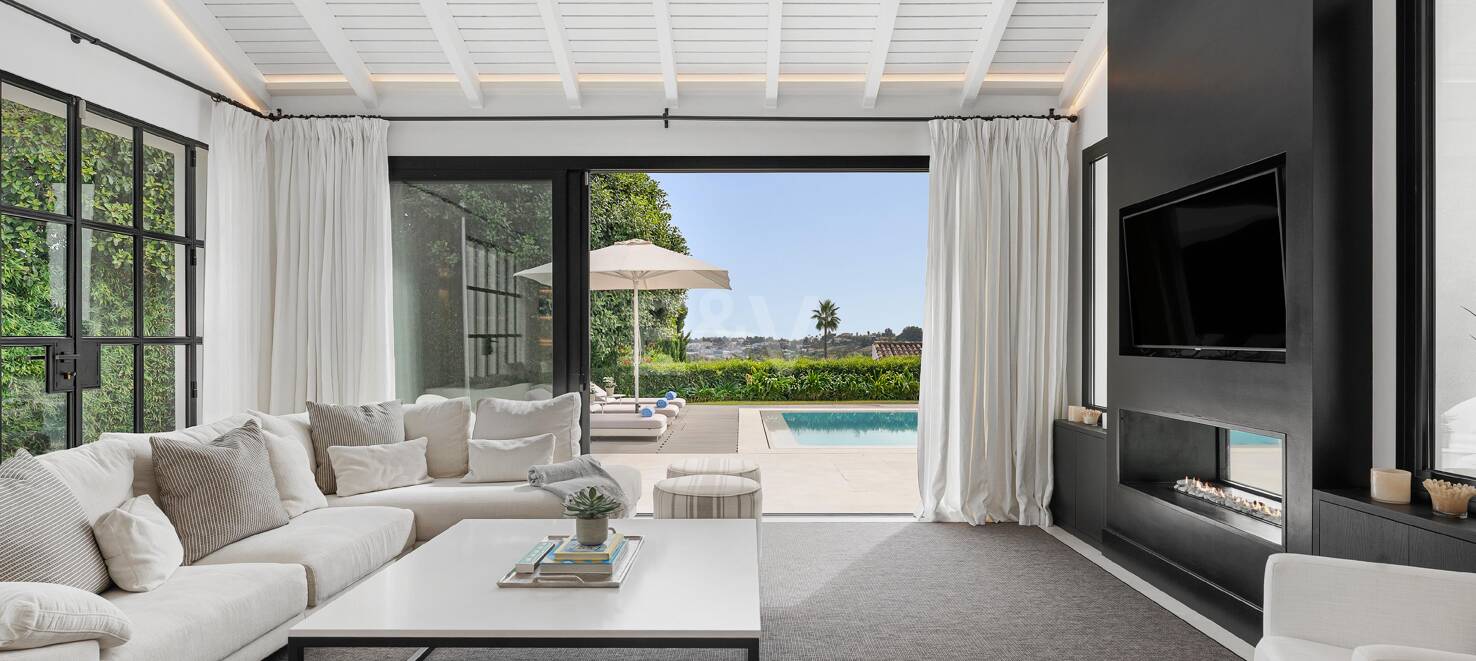 Stunning villa with panoramic views in Los Naranjos Golf area