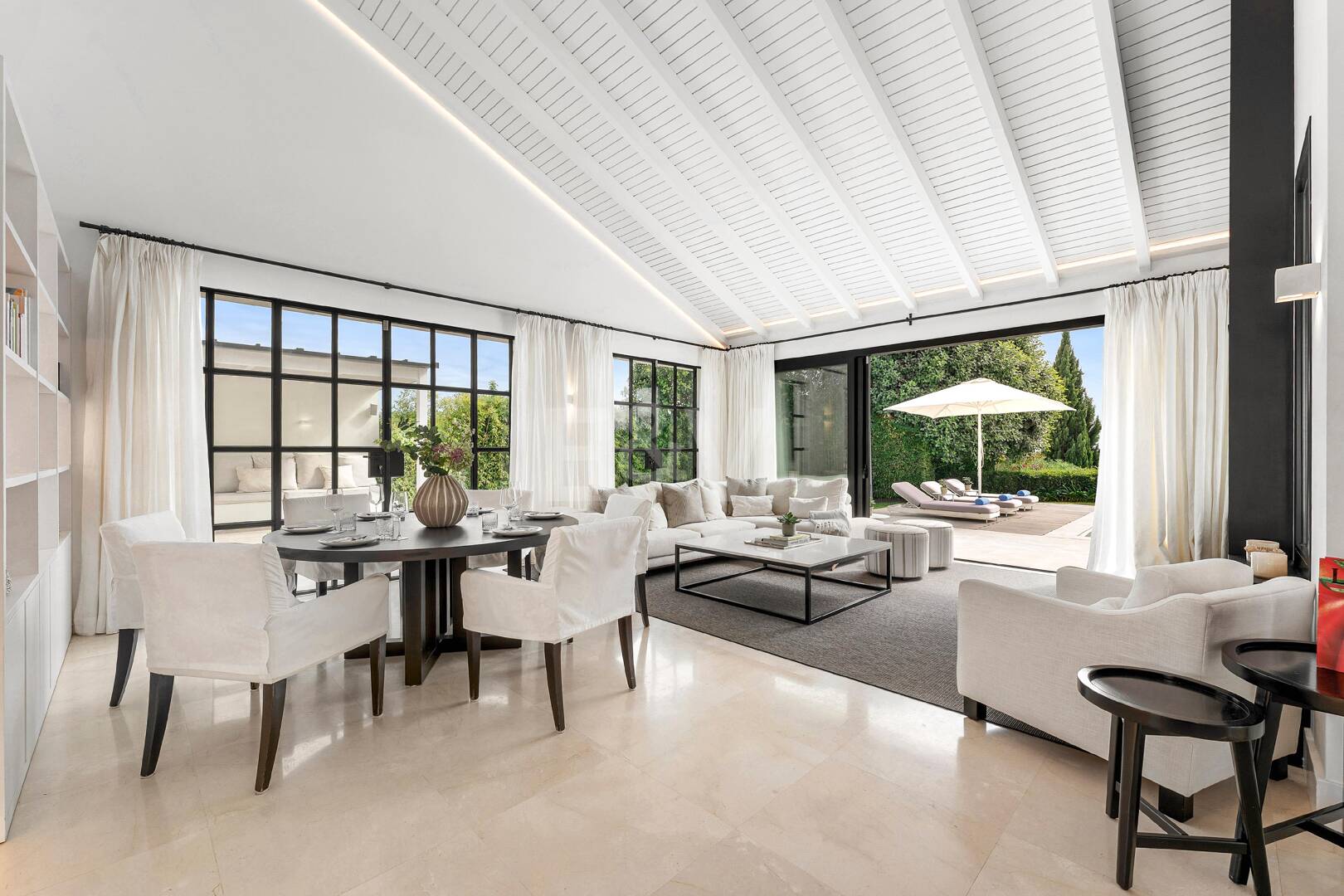 Oszałamiająca willa z panoramicznym widokiem na Los Naranjos Golf area