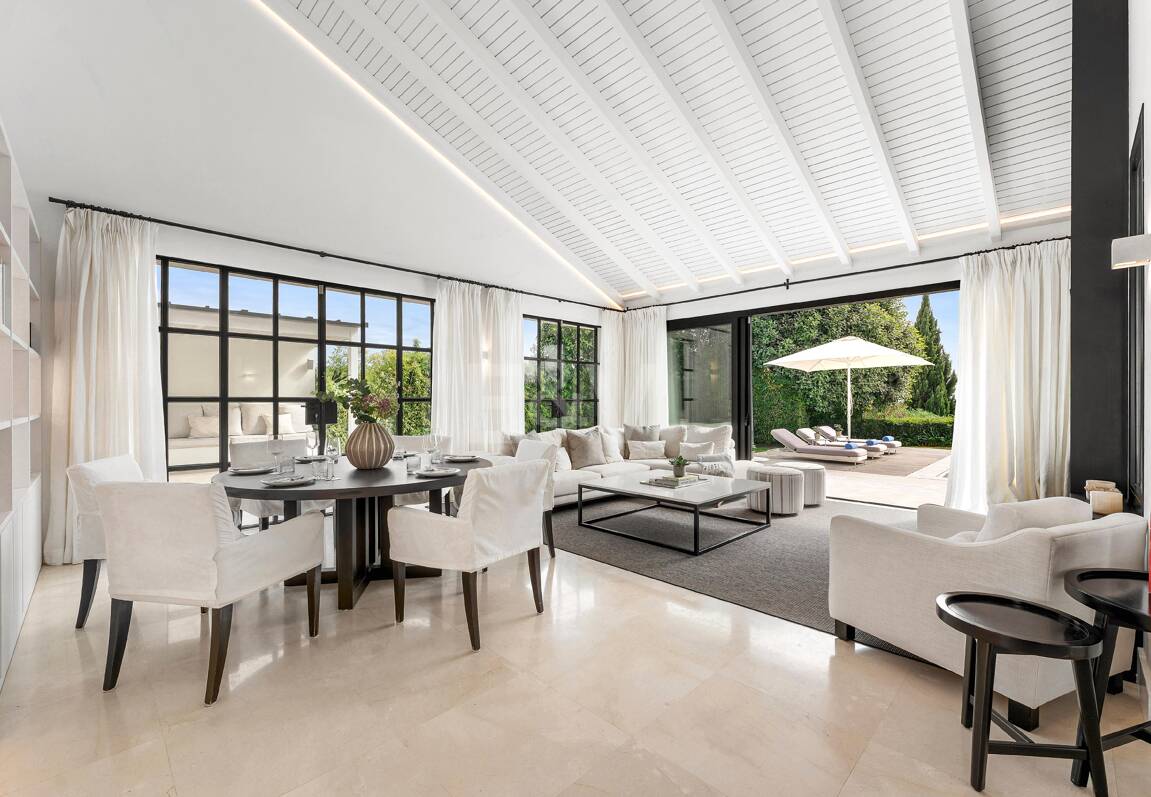 Oszałamiająca willa z panoramicznym widokiem na Los Naranjos Golf area