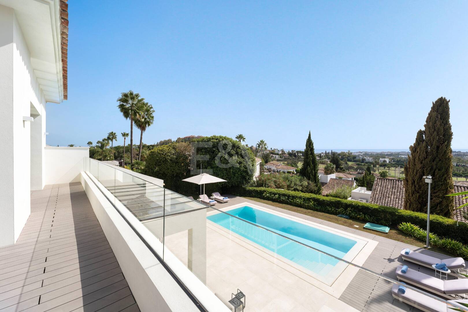 Oszałamiająca willa z panoramicznym widokiem na Los Naranjos Golf area