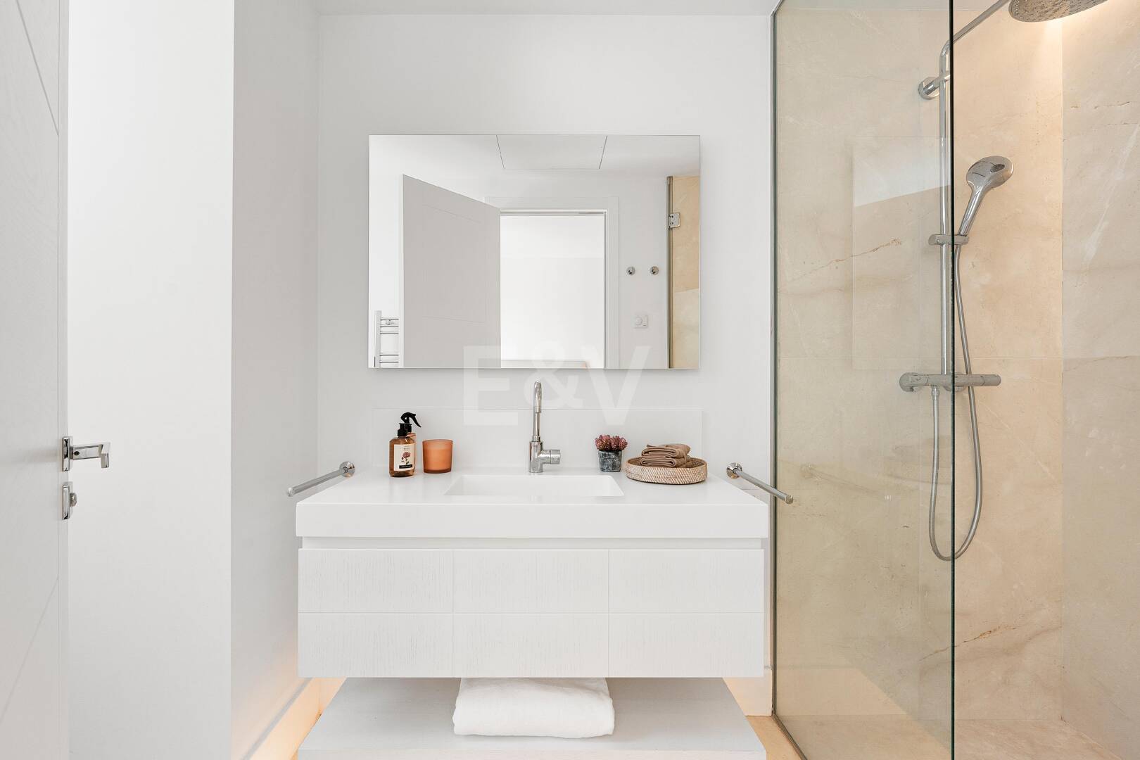 Oszałamiająca willa z panoramicznym widokiem na Los Naranjos Golf area