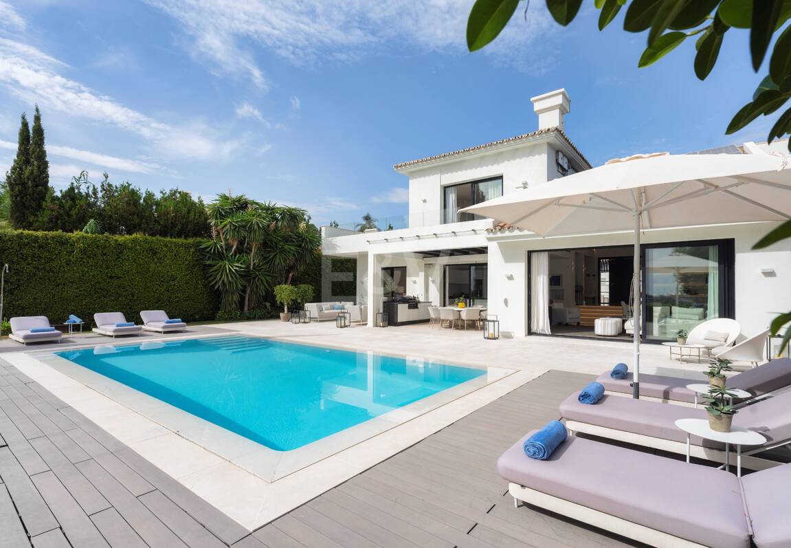 Oszałamiająca willa z panoramicznym widokiem na Los Naranjos Golf area