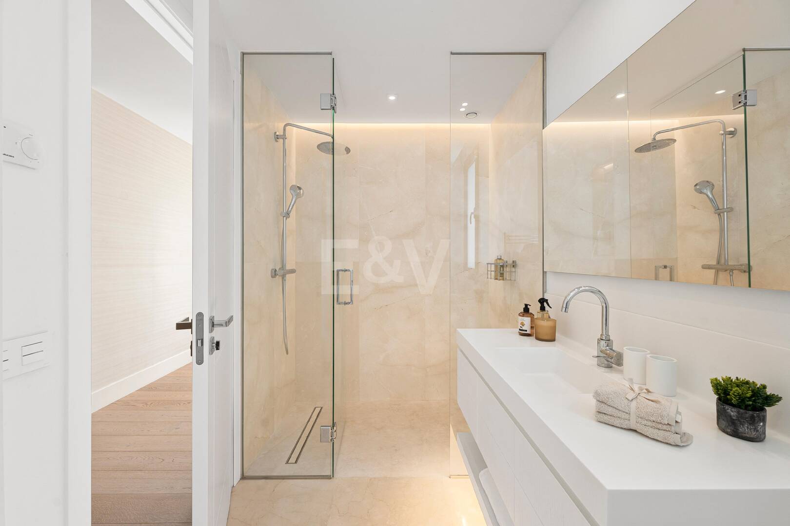 Oszałamiająca willa z panoramicznym widokiem na Los Naranjos Golf area