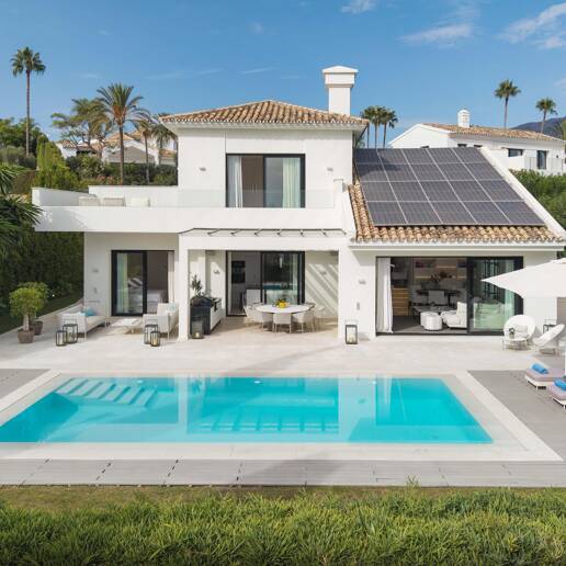 Stunning villa with panoramic views in Los Naranjos Golf area