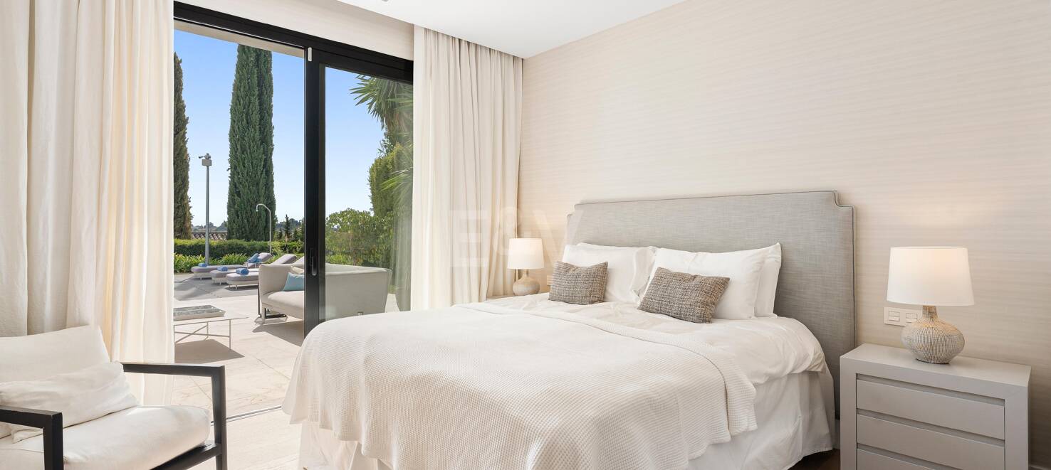 Stunning villa with panoramic views in Los Naranjos Golf area