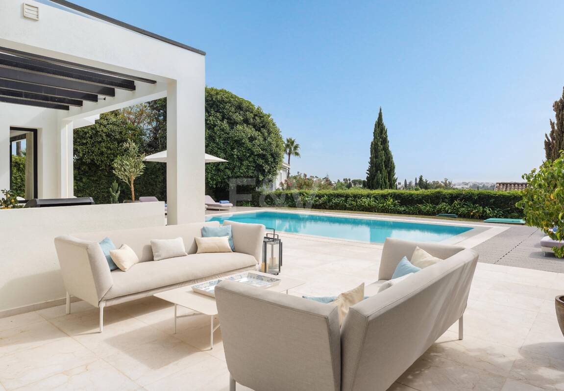 Oszałamiająca willa z panoramicznym widokiem na Los Naranjos Golf area