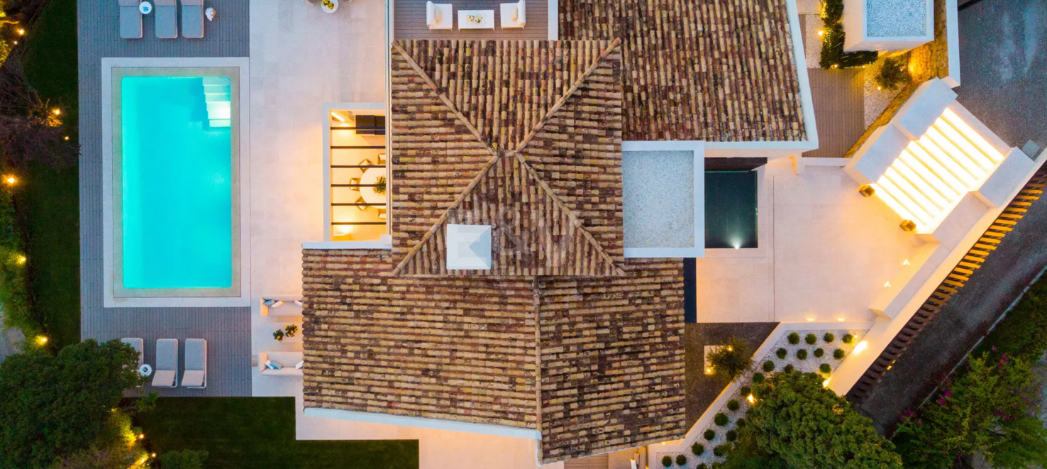 Stunning villa with panoramic views in Los Naranjos Golf area