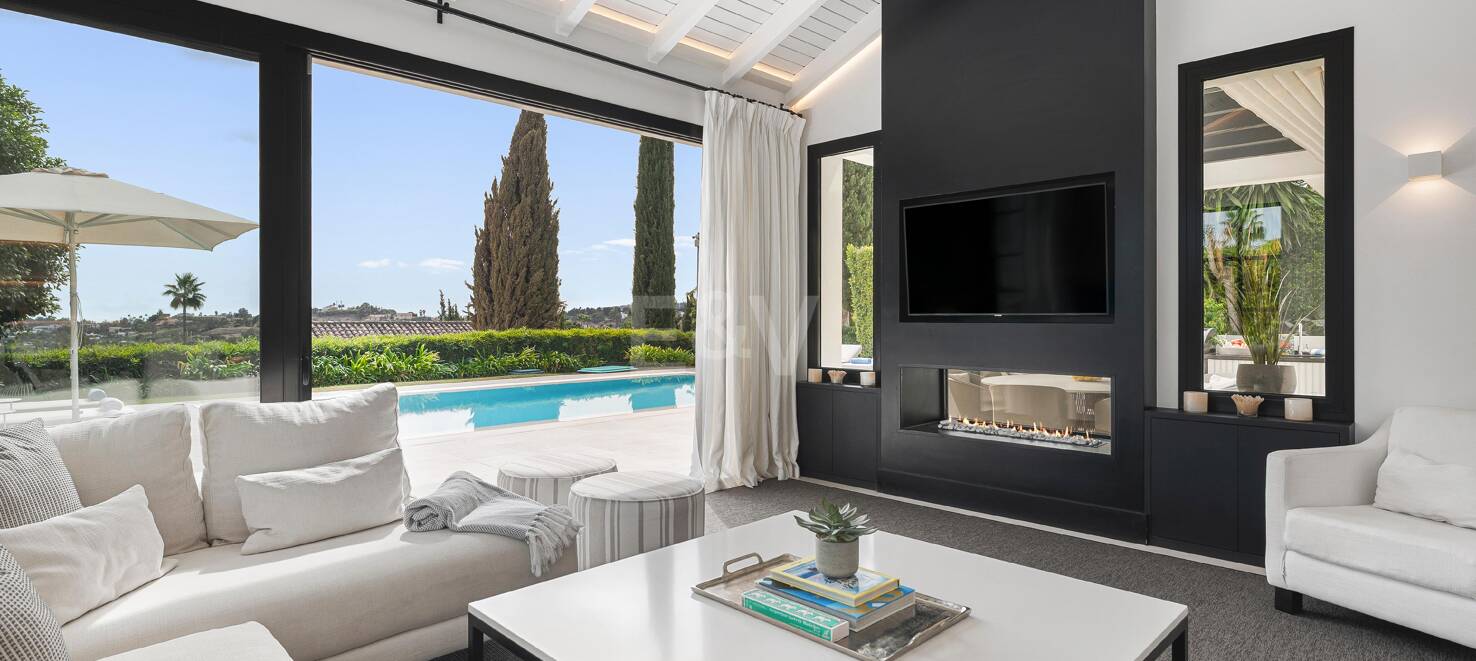 Stunning villa with panoramic views in Los Naranjos Golf area