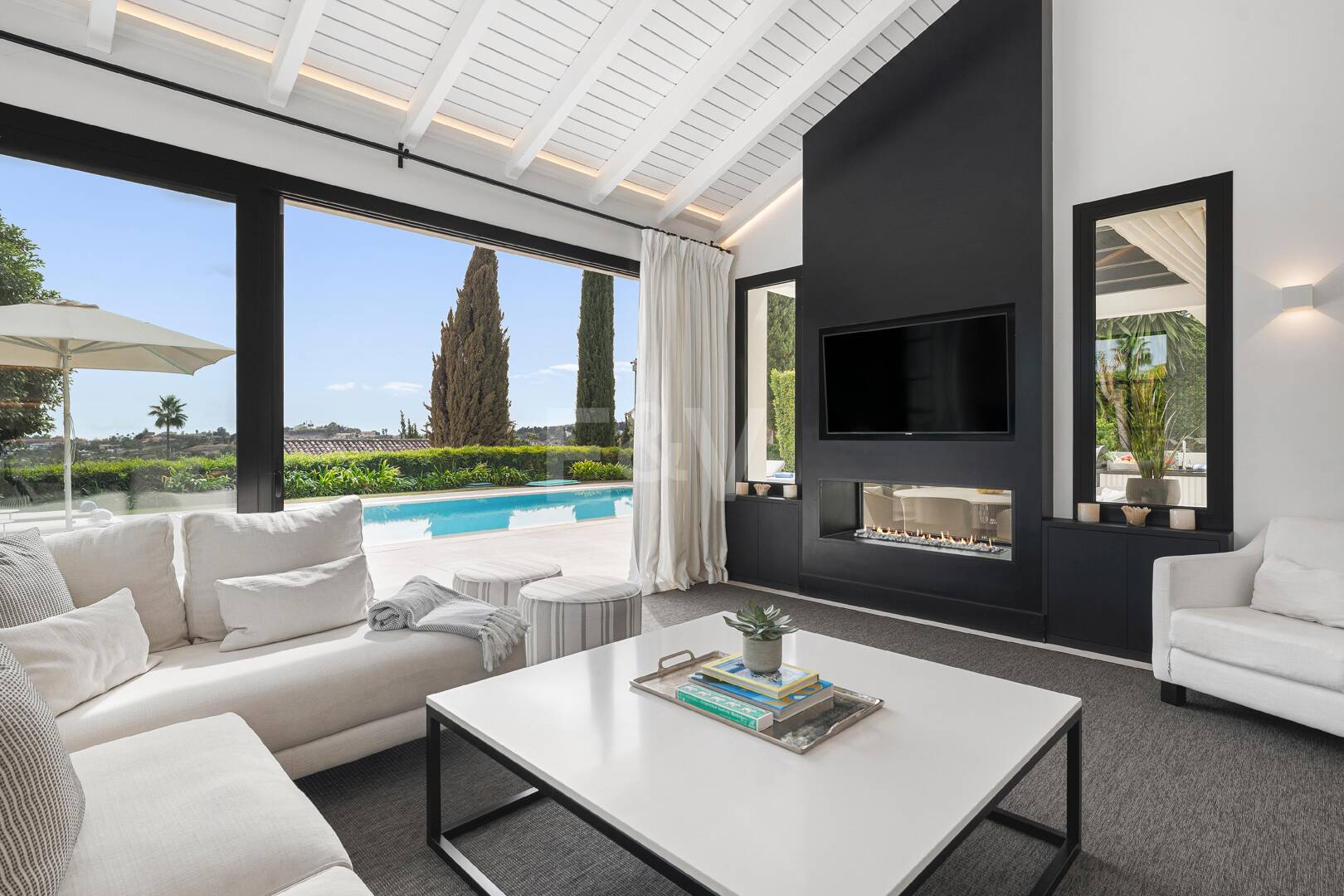 Oszałamiająca willa z panoramicznym widokiem na Los Naranjos Golf area