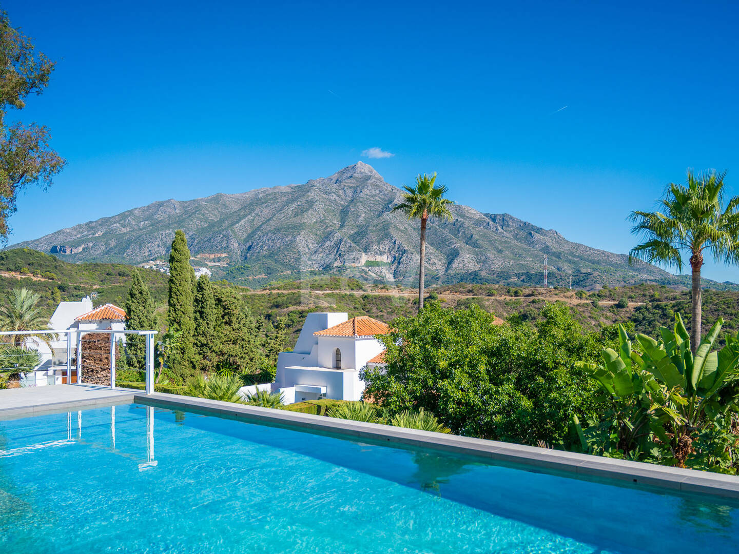 Contemporary Luxury Villa with Sea and Mountain Views