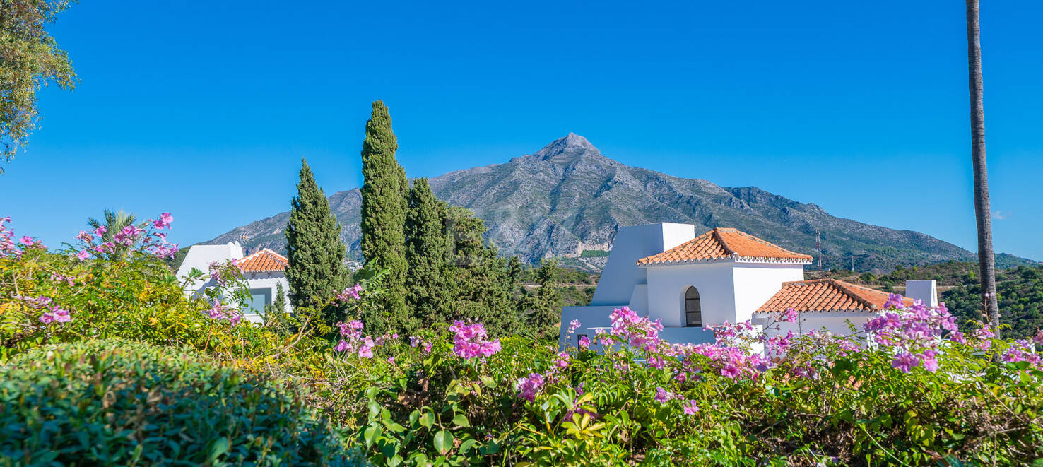 Moderne Luxusvilla mit Meer- und Bergblick in Marbella