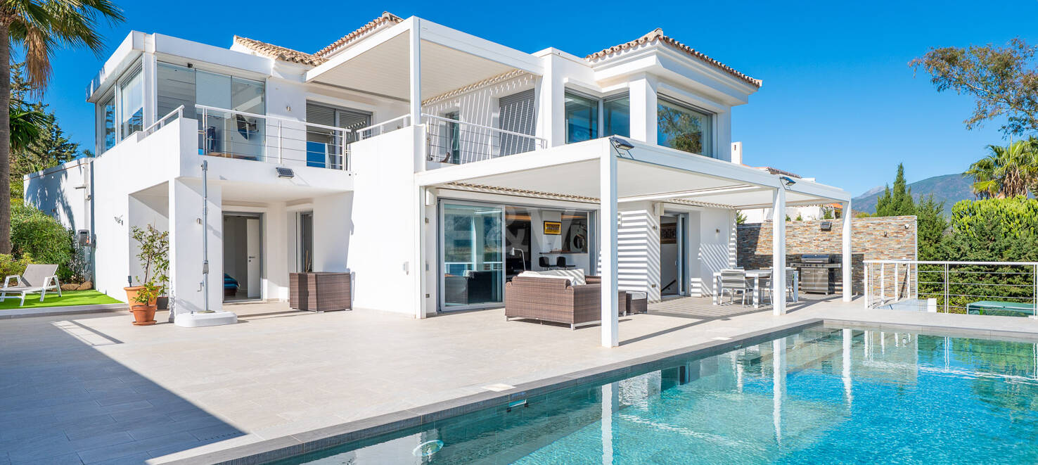 Moderne Luxusvilla mit Meer- und Bergblick in Marbella