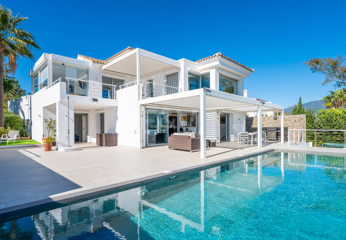 Contemporary Luxury Villa with Sea and Mountain Views