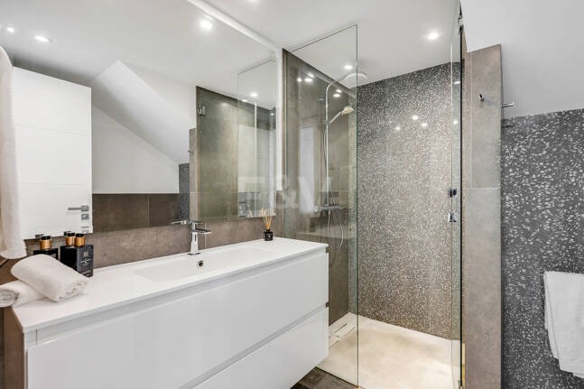 Contemporary Luxury Villa with Sea and Mountain Views