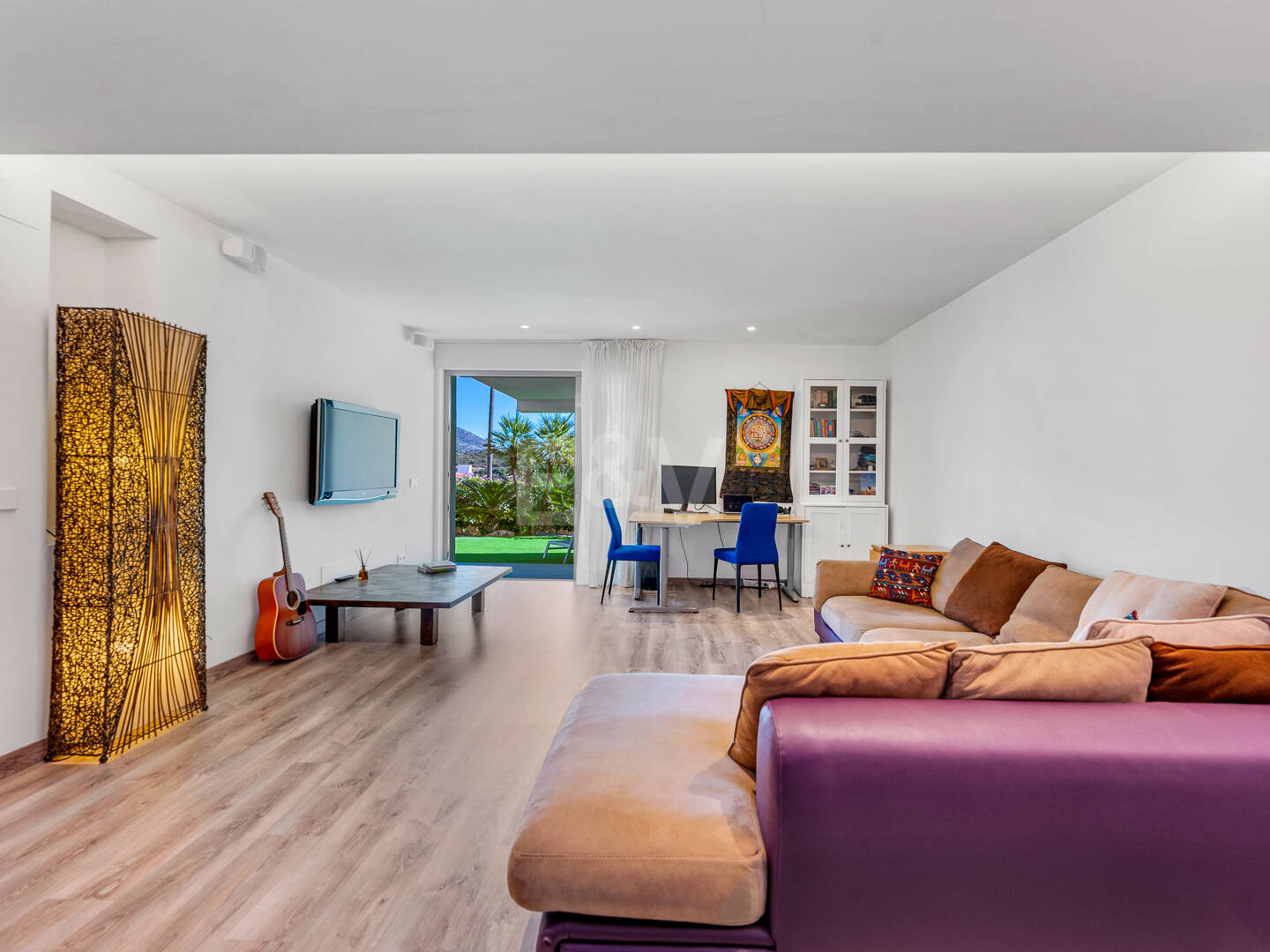 Contemporary Luxury Villa with Sea and Mountain Views