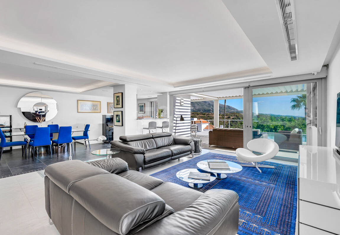 Contemporary Luxury Villa with Sea and Mountain Views