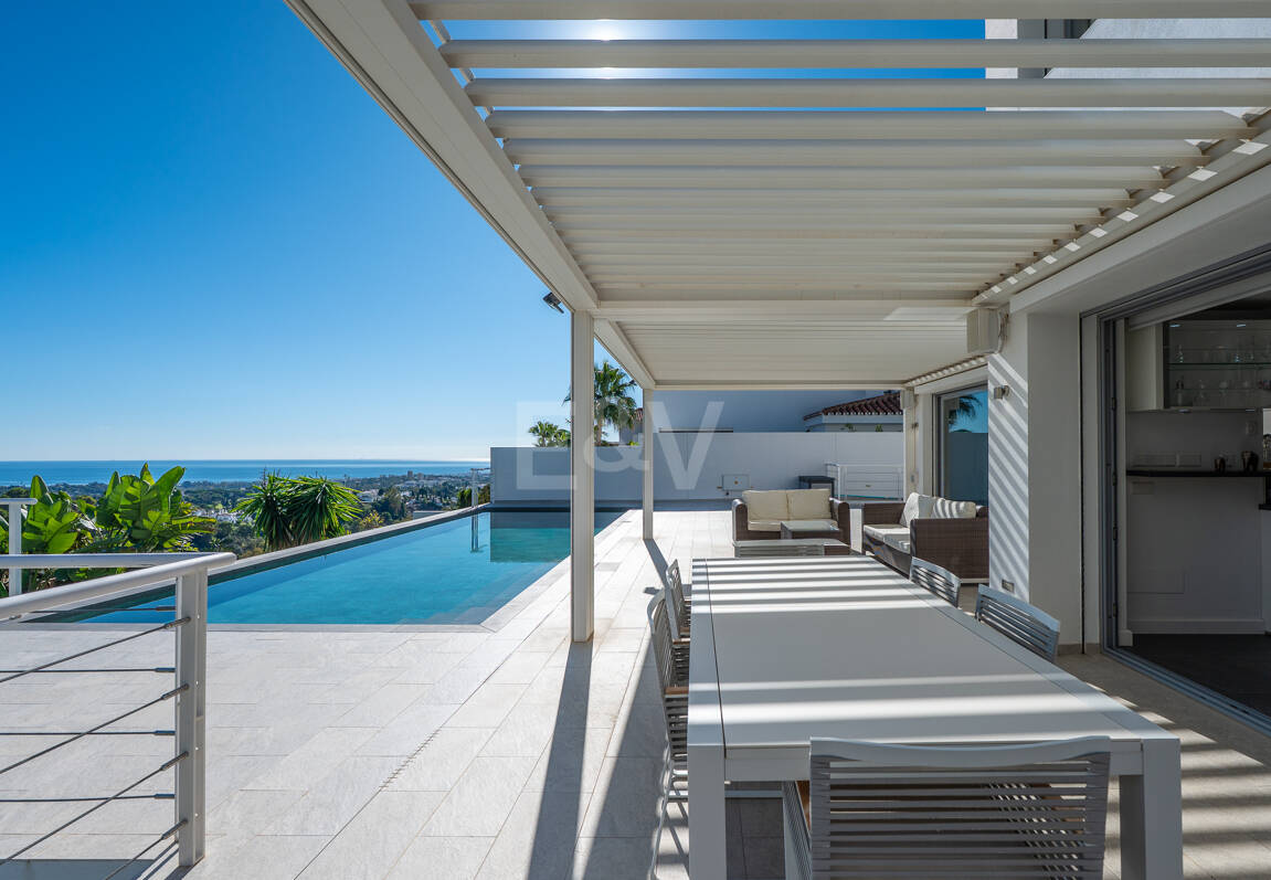 Contemporary Luxury Villa with Sea and Mountain Views