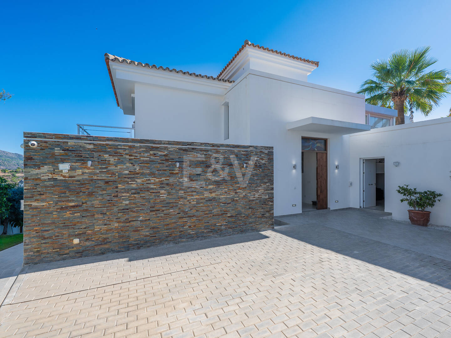 Contemporary Luxury Villa with Sea and Mountain Views