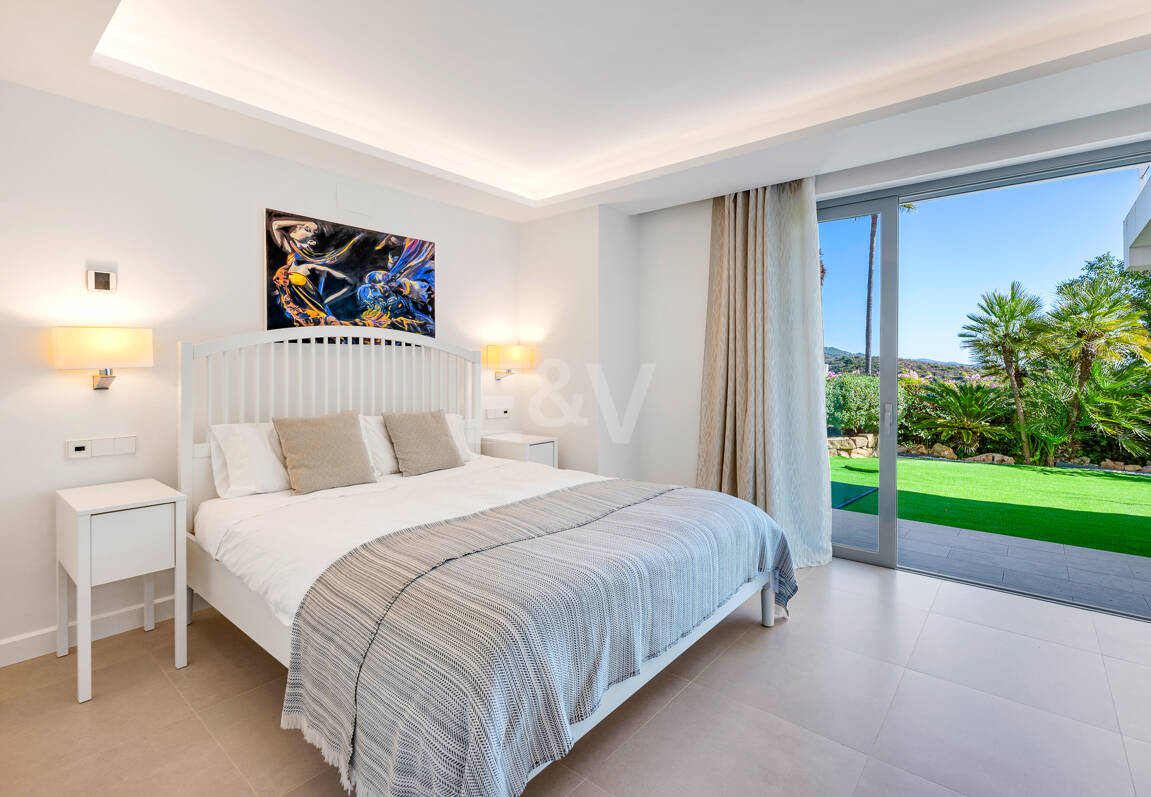 Contemporary Luxury Villa with Sea and Mountain Views