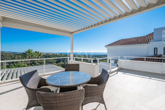 Contemporary Luxury Villa with Sea and Mountain Views