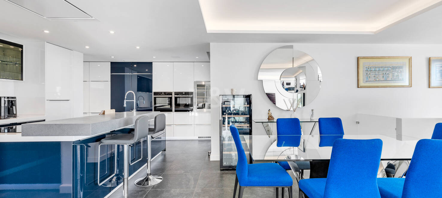 Moderne Luxusvilla mit Meer- und Bergblick in Marbella