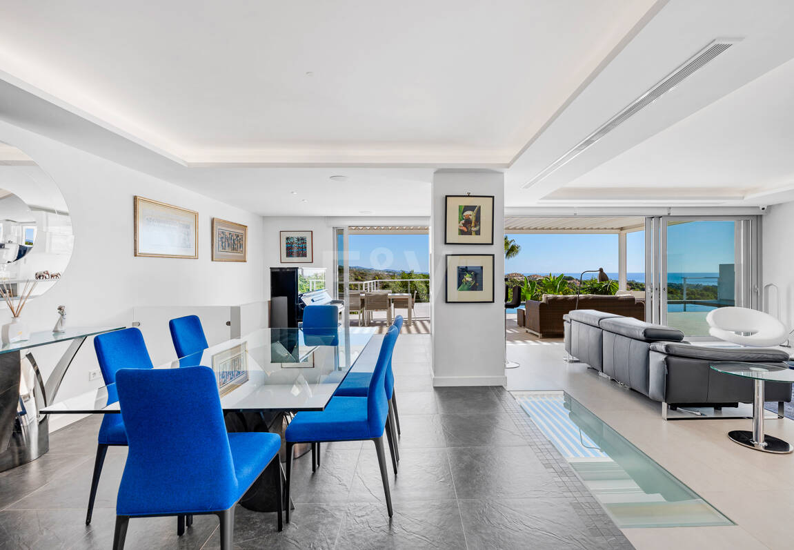 Contemporary Luxury Villa with Sea and Mountain Views