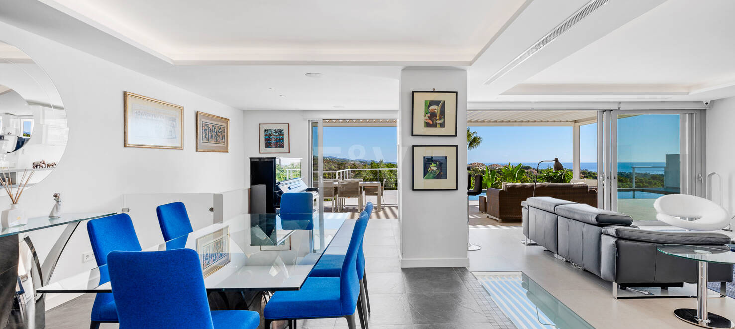 Moderne Luxusvilla mit Meer- und Bergblick in Marbella