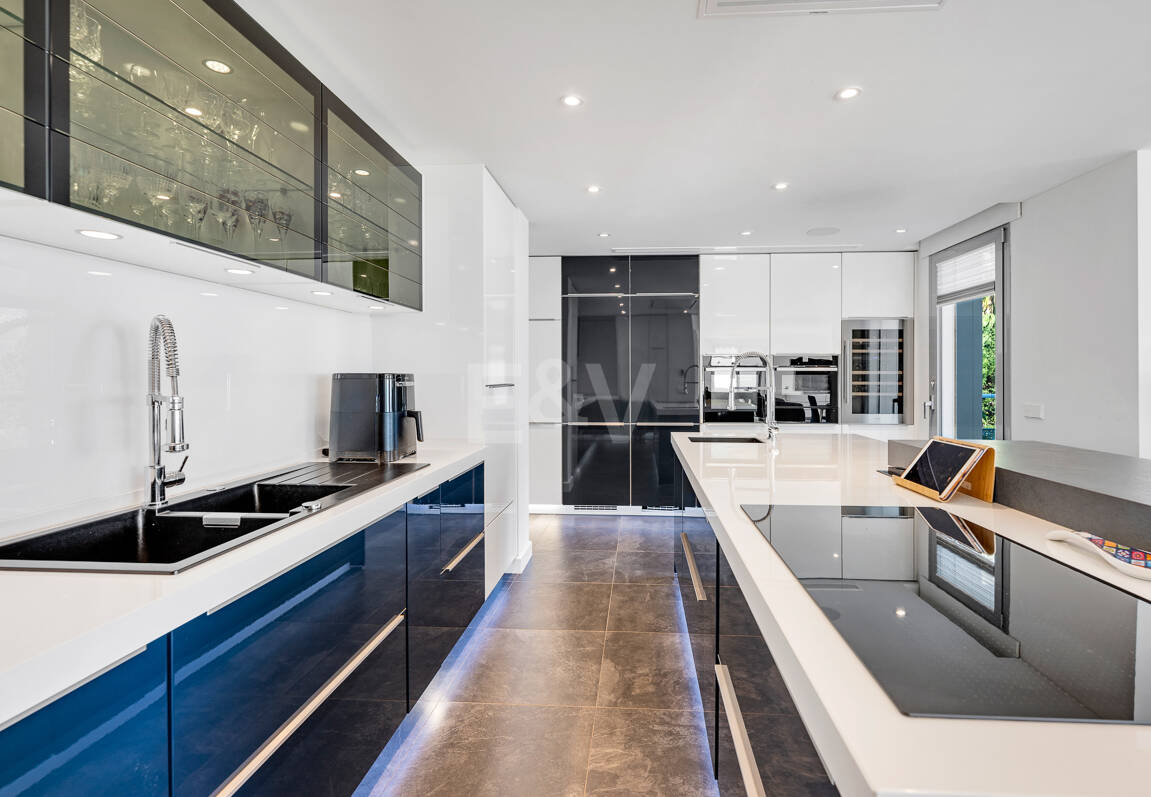 Contemporary Luxury Villa with Sea and Mountain Views