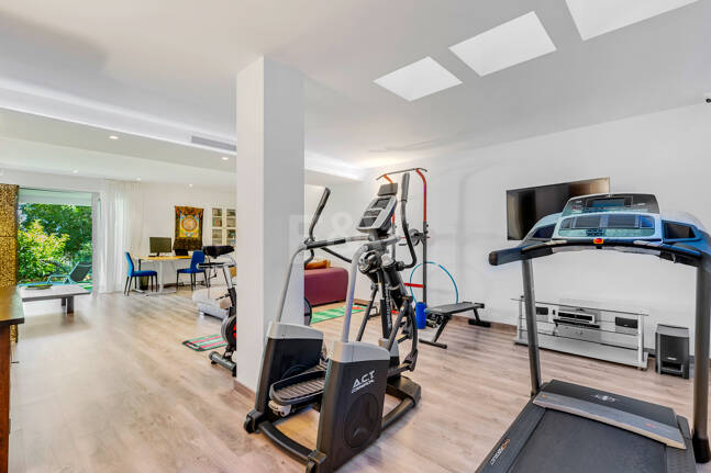 Contemporary Luxury Villa with Sea and Mountain Views