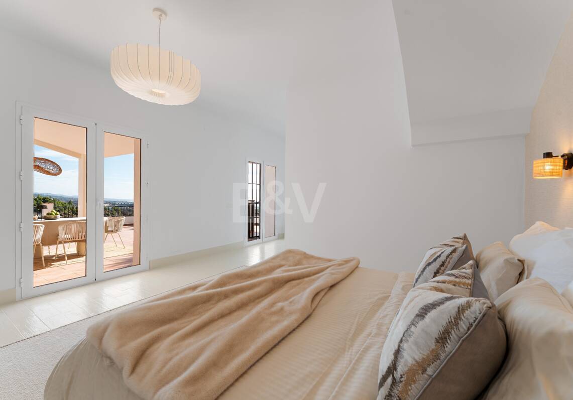 Elegant andalusisk villa med havsutsikt