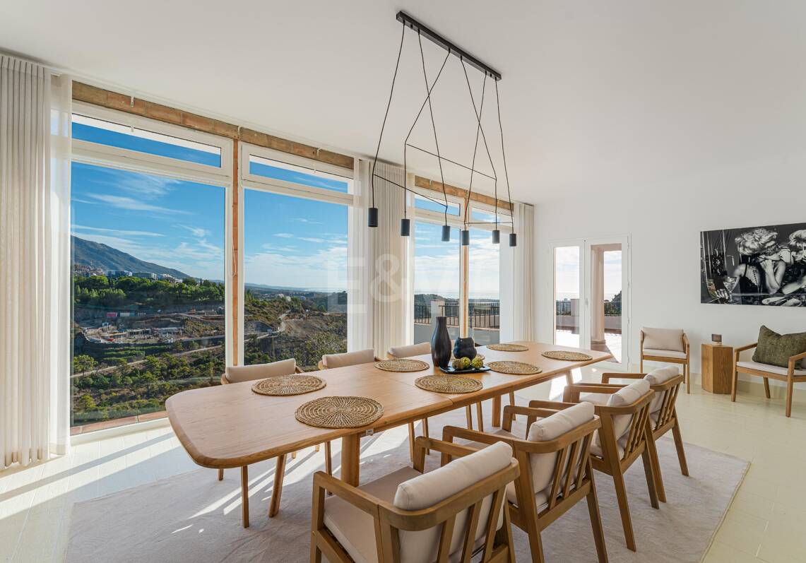 Elegant andalusisk villa med havsutsikt