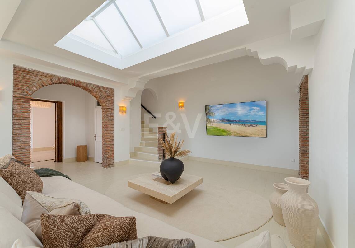 Elegant andalusisk villa med havsutsikt