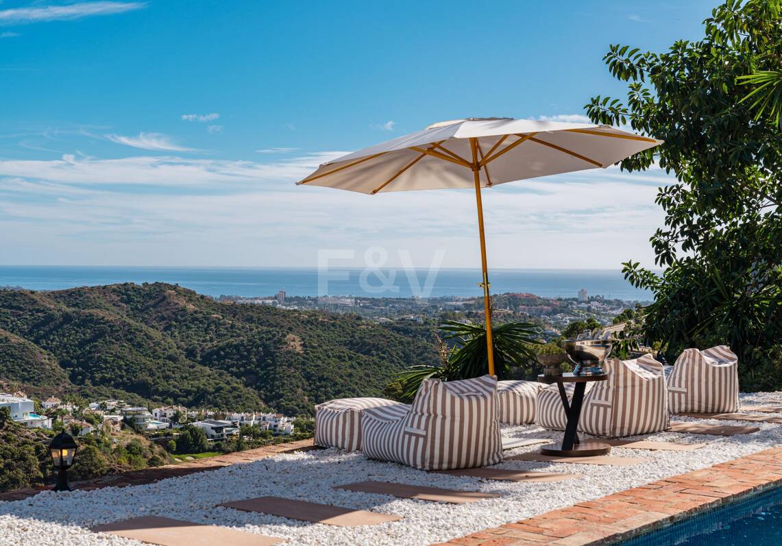 Elegant andalusisk villa med havsutsikt