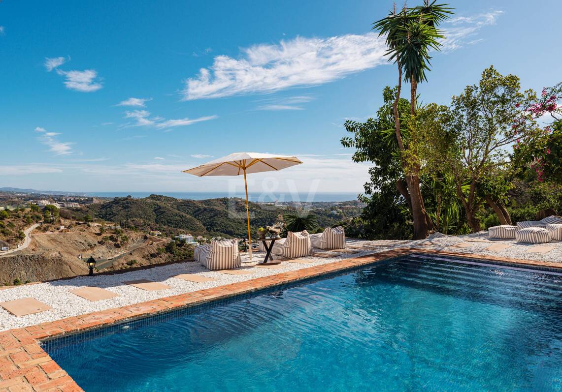 Elegant andalusisk villa med havsutsikt