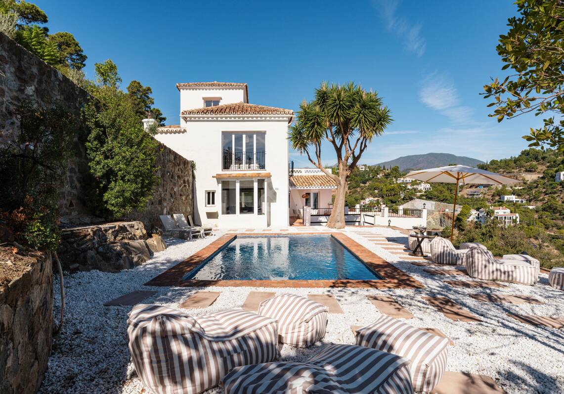 Elegant andalusisk villa med havsutsikt