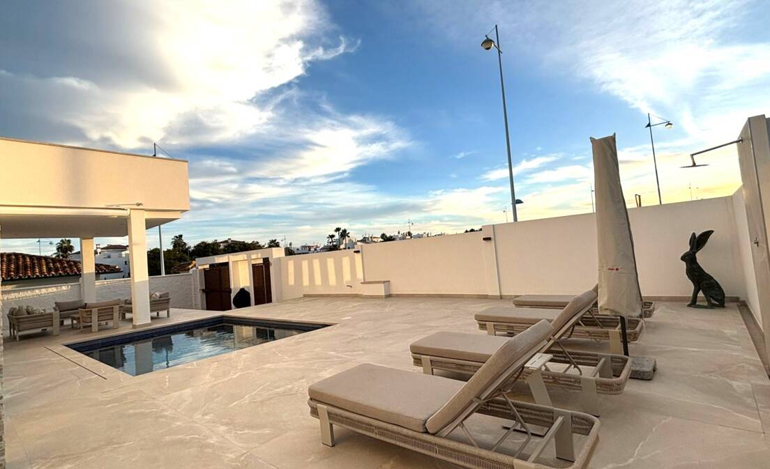 The Ultimate All-in-One Beachside Home in Marbella