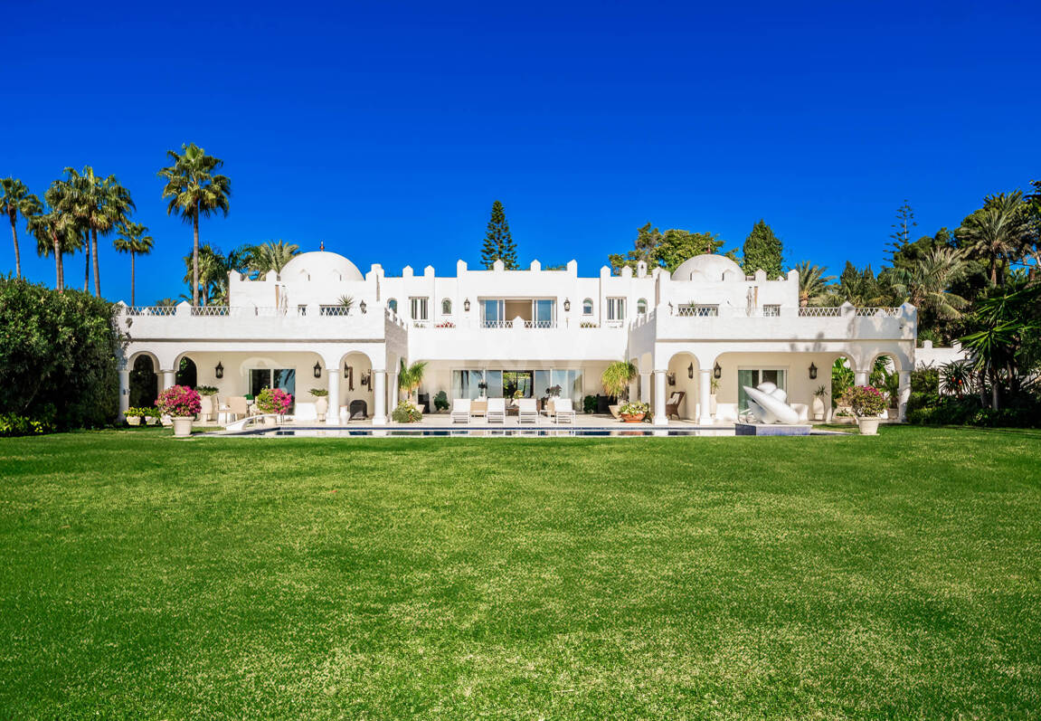 Icónica villa en primera línea con acceso privado a la playa