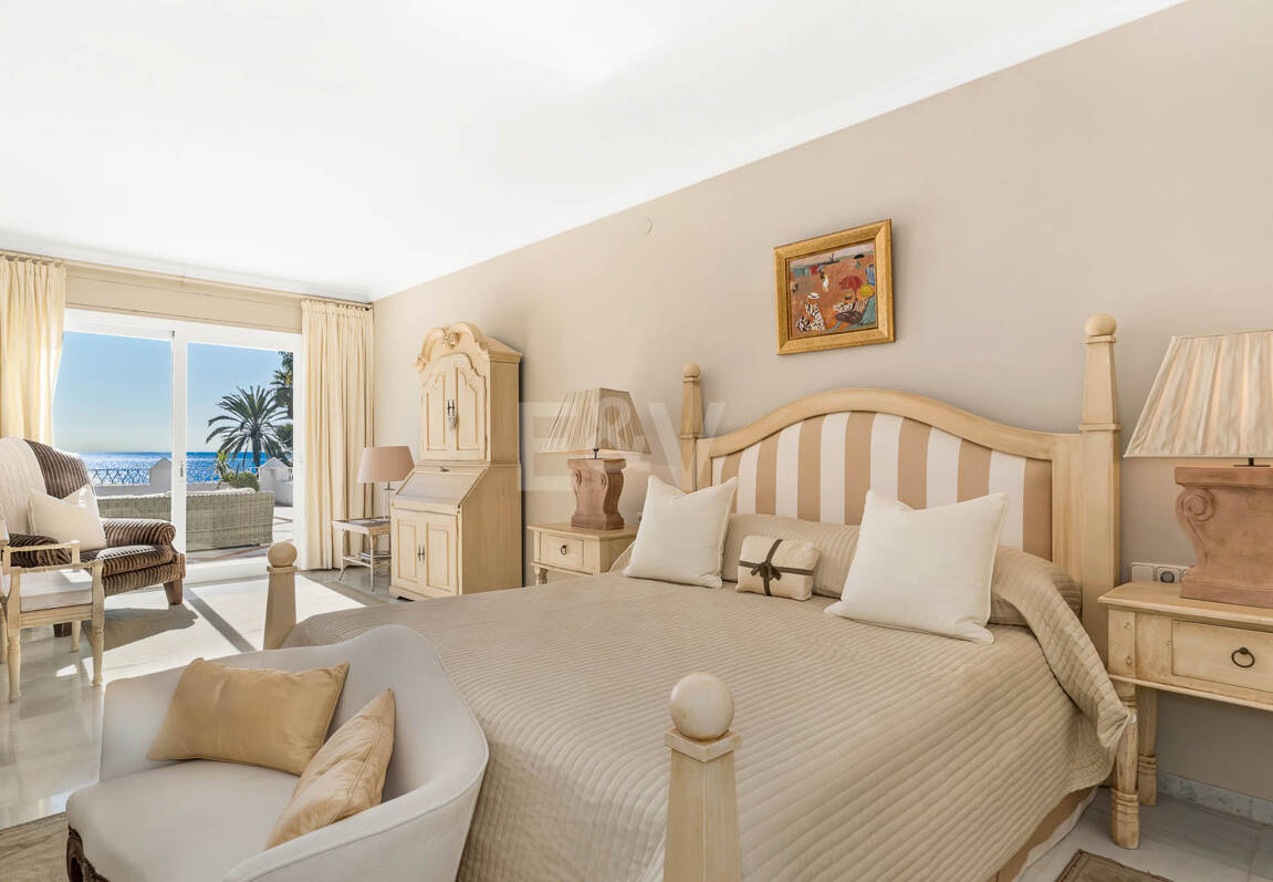 Icónica villa en primera línea con acceso privado a la playa