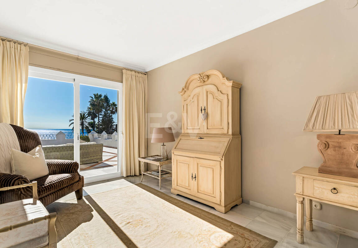 Icónica villa en primera línea con acceso privado a la playa