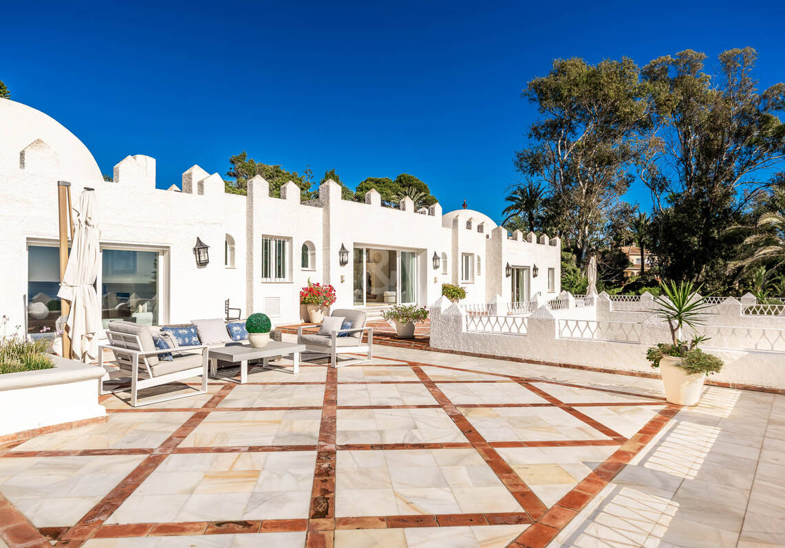 Iconic Frontline Beach Estate with Private Beach Access