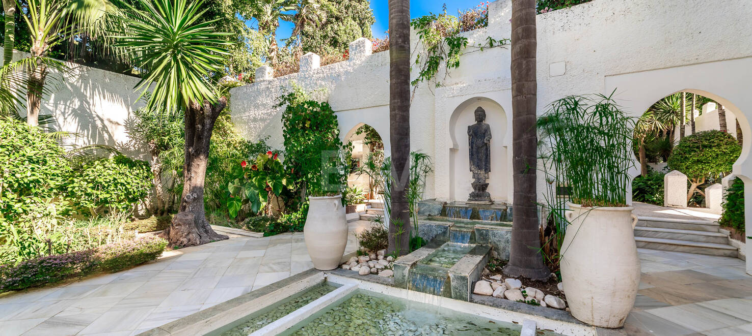 Iconic Frontline Beach Estate with Private Beach Access