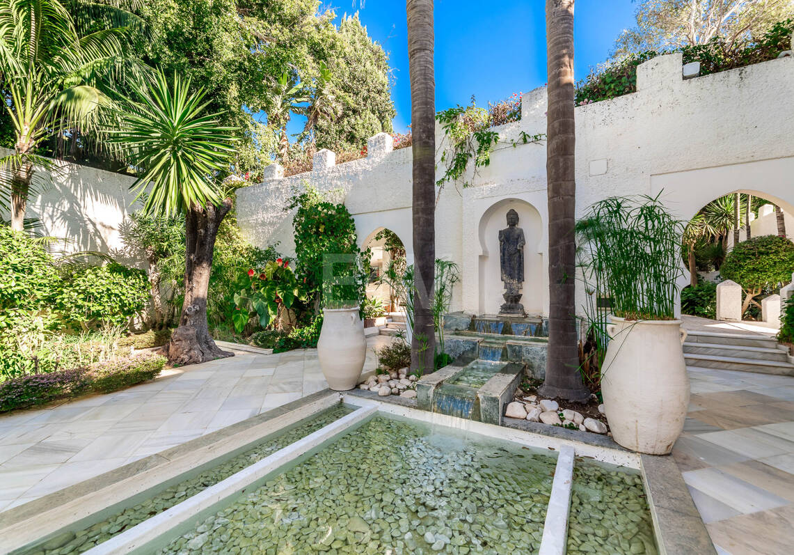 Iconic Frontline Beach Estate with Private Beach Access