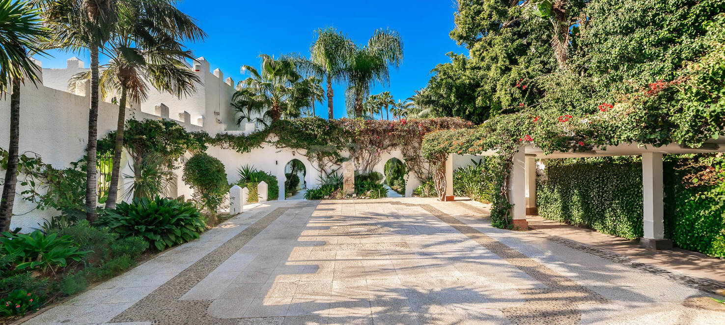 Iconic Frontline Beach Estate with Private Beach Access