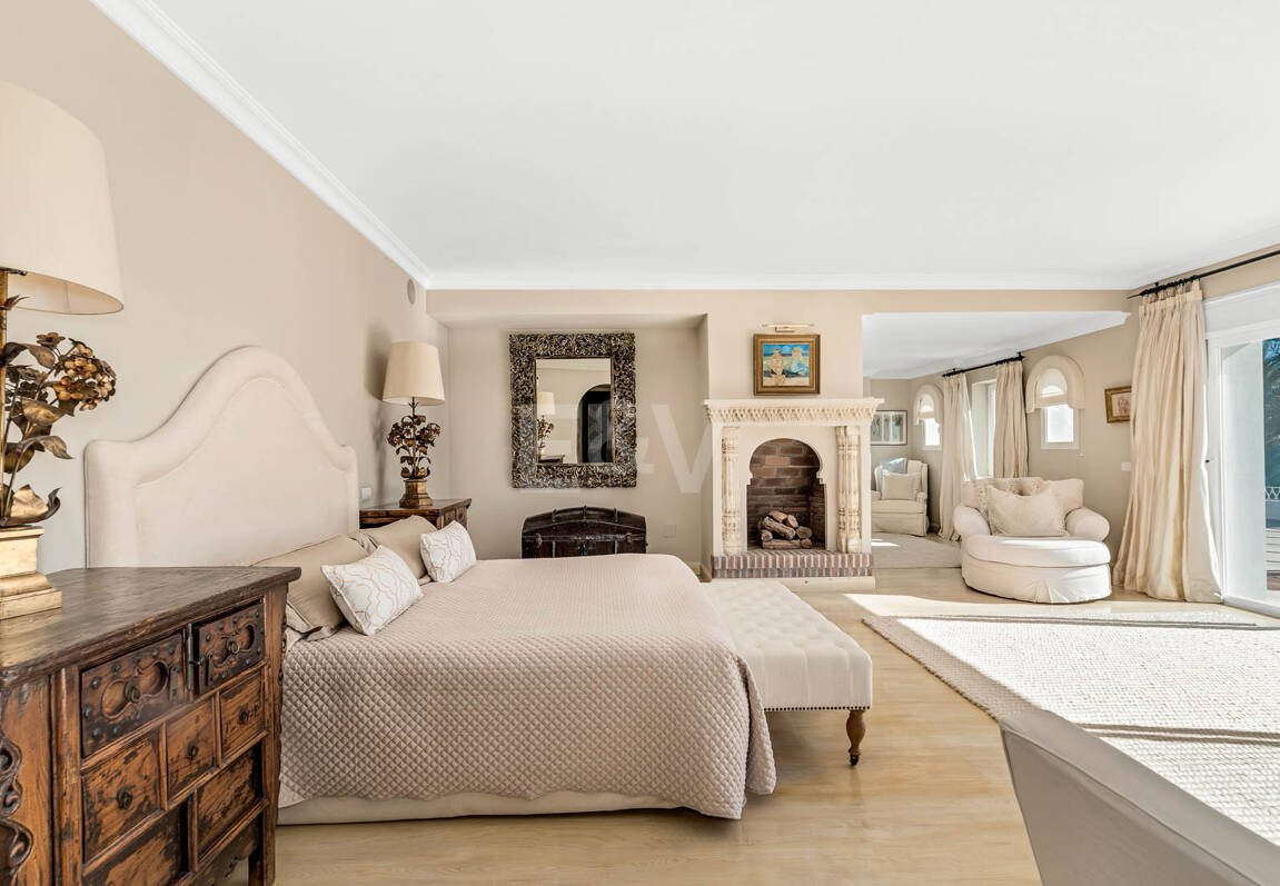 Icónica villa en primera línea con acceso privado a la playa