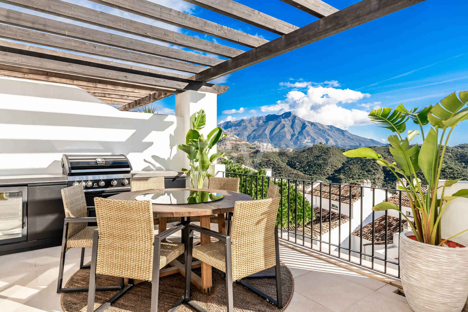 Exceptional Penthouse with Breathtaking Sea Views