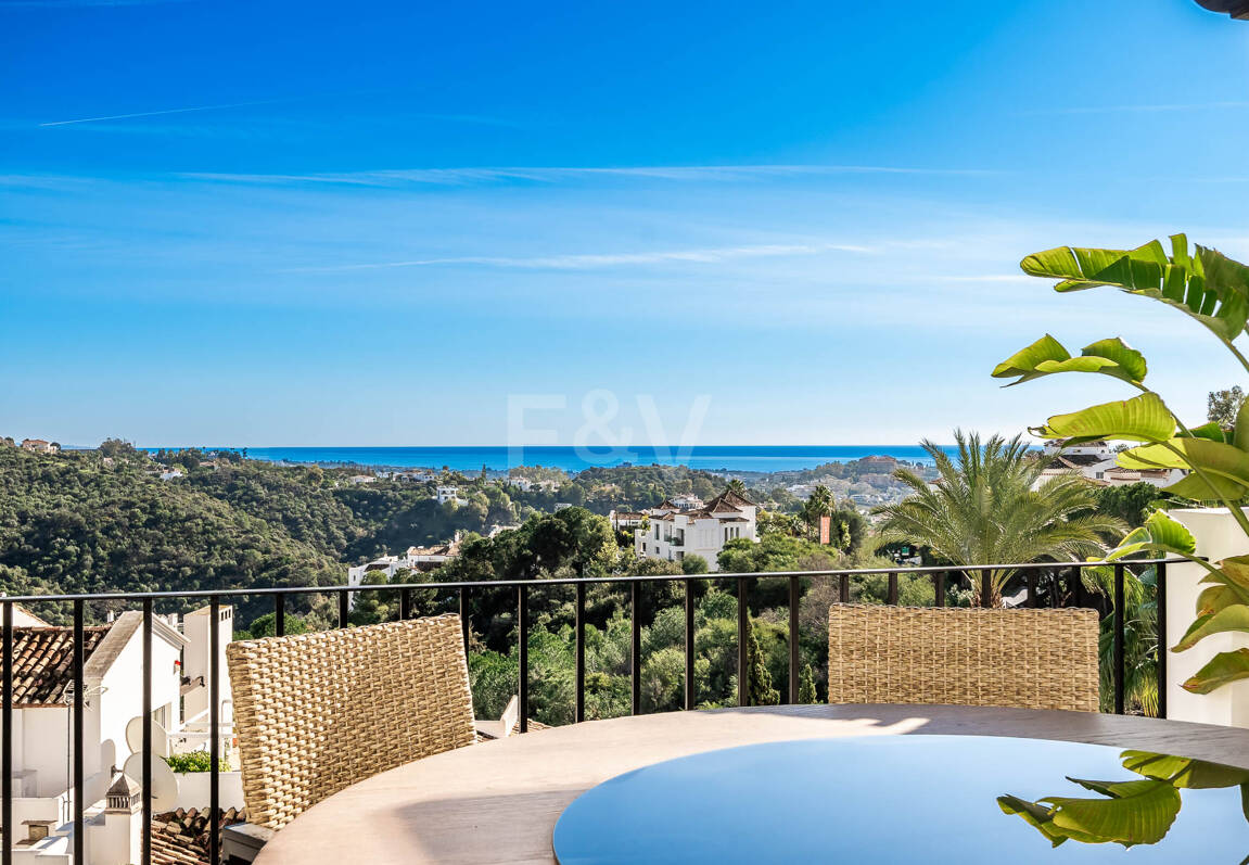 Exceptional Penthouse with Breathtaking Sea Views