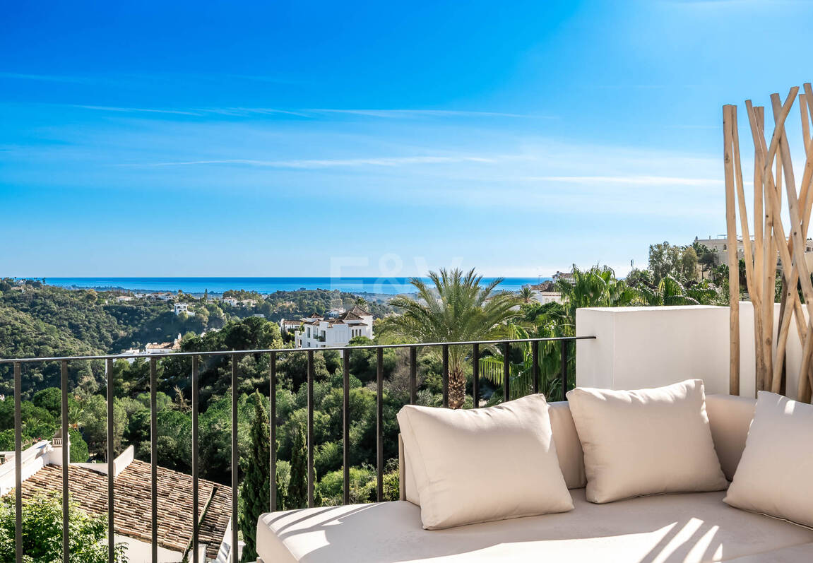 Exceptional Penthouse with Breathtaking Sea Views