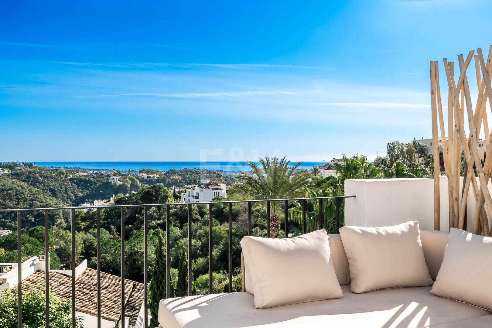 Exceptional Penthouse with Breathtaking Sea Views