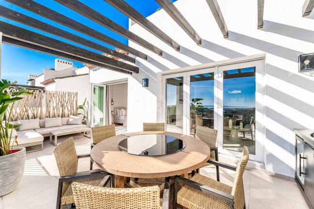 Exceptional Penthouse with Breathtaking Sea Views