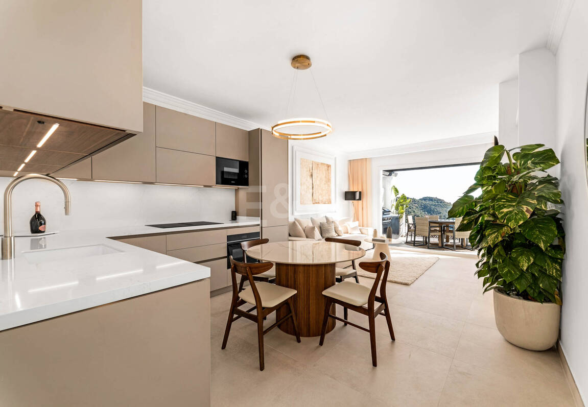 Exceptional Penthouse with Breathtaking Sea Views